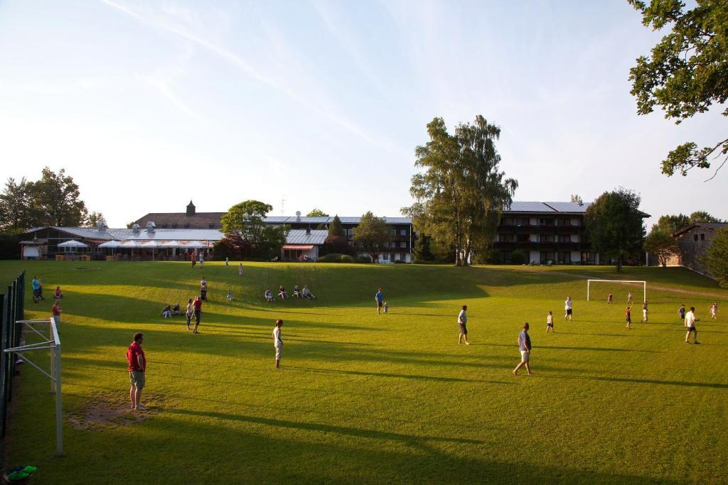 Haus Chiemgau - Kolping-Familienhotel Teisendorf Exterior foto